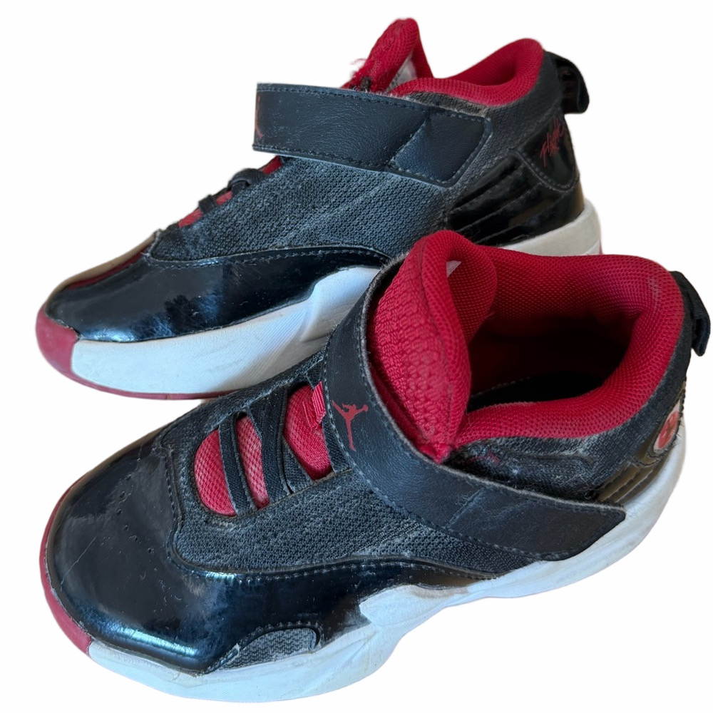 Nike Air Jordan Max Aura 6 Preschooler Kid Size 11C Black Red Shoes